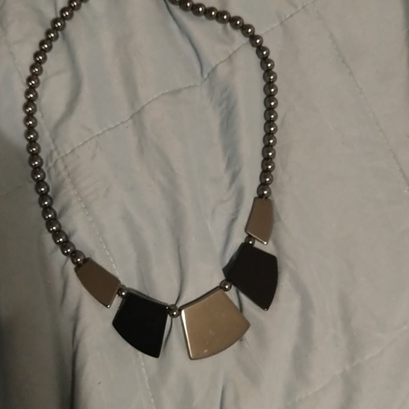 Neckless - Picture 6 of 14